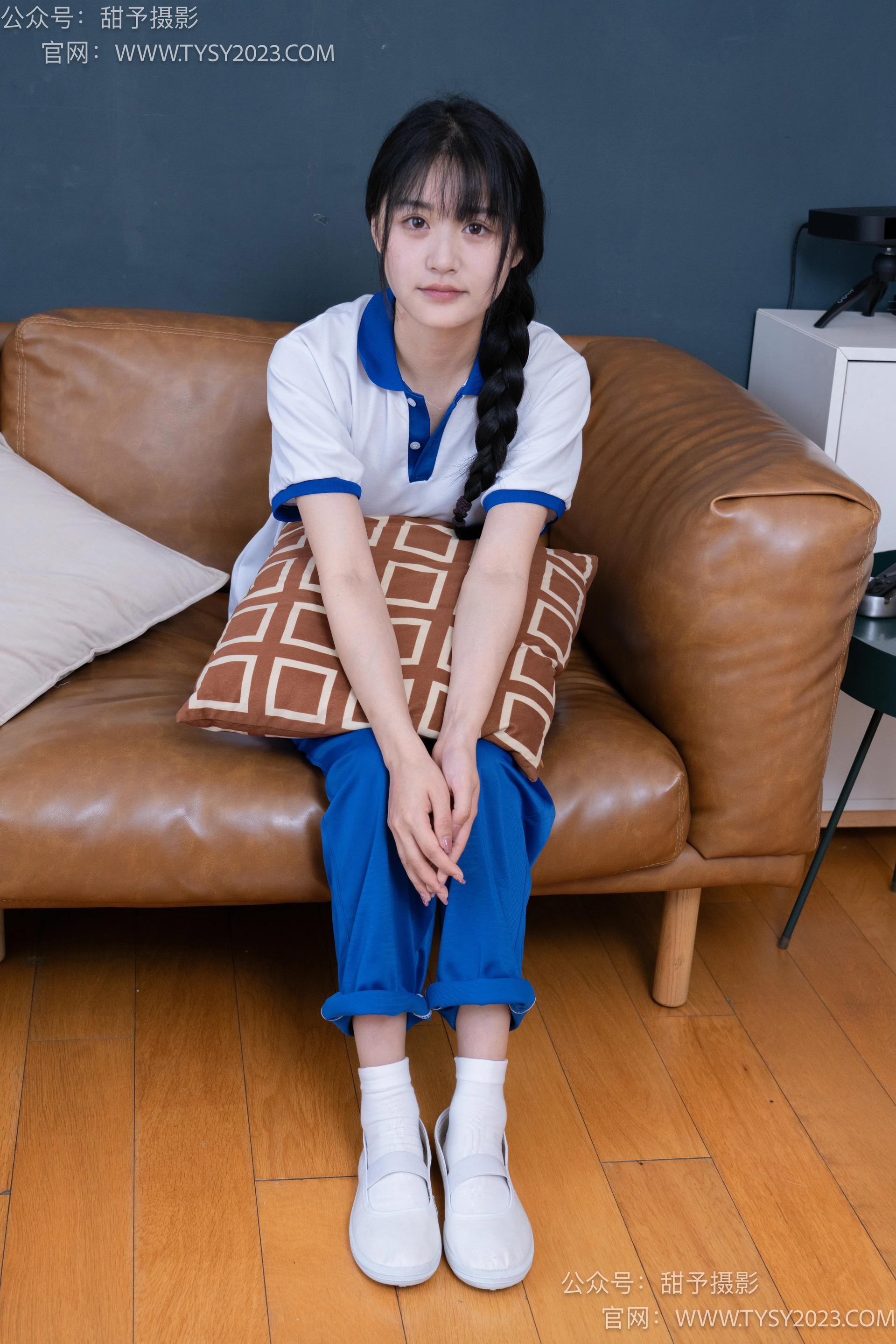 甜予摄影 No.091 澜澜-校服、白布鞋、板鞋、白棉袜、短肉丝、裸足 1